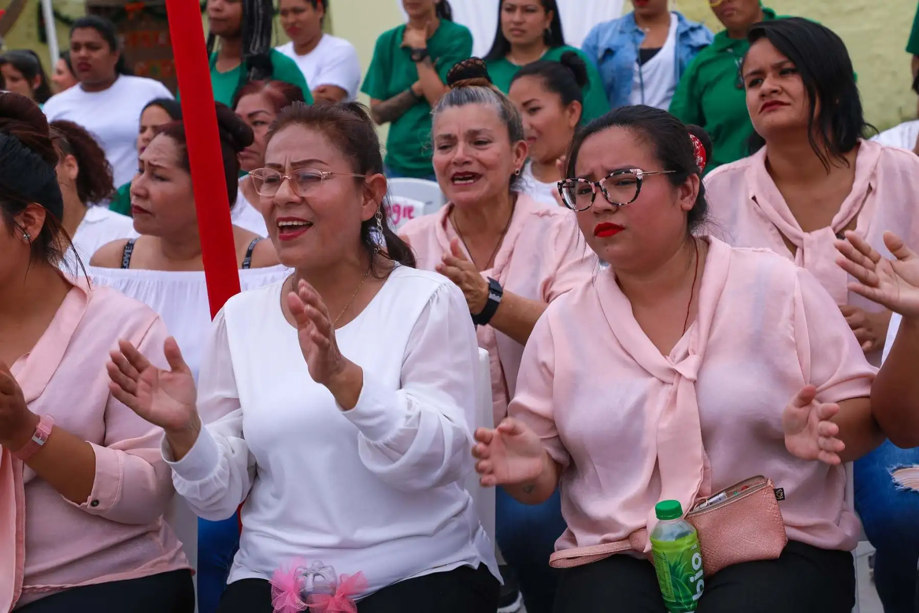 El Ballet Nacional del Perú, presentó el espectáculo “El Cascanueces”, en el penal Mujeres Chorrillos. La presentación se realizó en el marco del “Ciclo de los Elencos Nacionales en Establecimientos Penitenciarios: Segunda Llamada”, gracias al convenio entre el INPE y el Ministerio de Cultura, que tiene como objetivo la promoción y difusión de las manifestaciones artísticas que busca generar un espacio inclusivo, a través de la experiencia artística. Foto: INPE