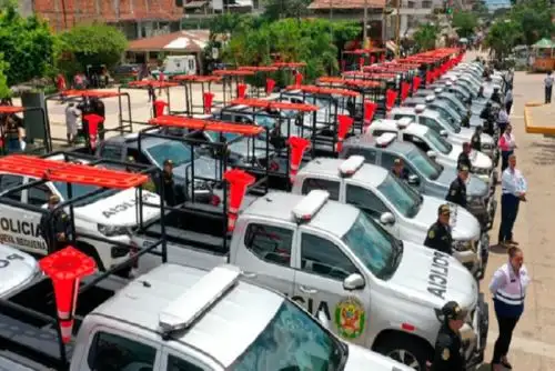 El Gore Ucayali también donó 50 uniformes tácticos debidamente equipados para el Grupo de Intervención Rápida y 50 cascos de seguridad para la Unidad de Tránsito de Ucayali.