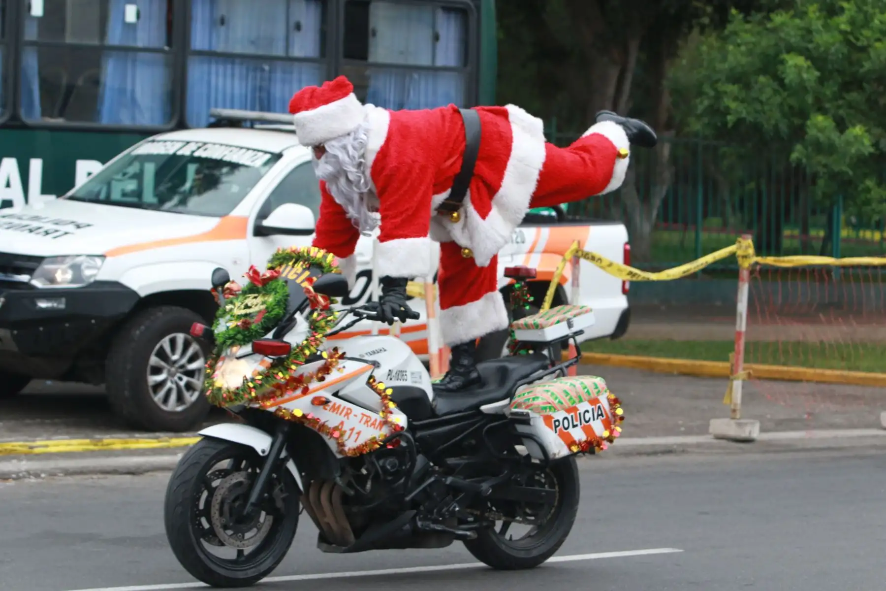 El Show cuenta con la presentación de las Mamanoelas en moto, las cuales hacen gala de destreza con maniobras preparadas especialmente para el público, así como canciones y juegos.
Foto: ANDINA/Héctor Vinces