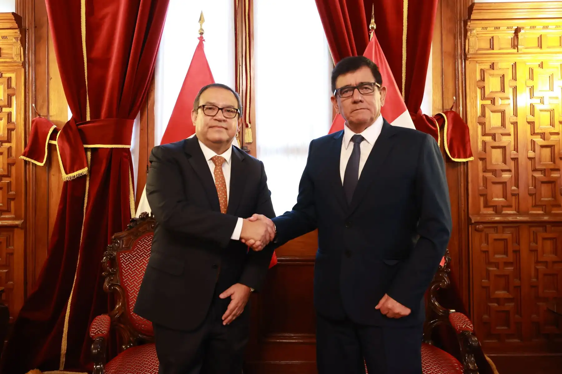 El Presidente del Consejo de Ministros, Alberto Otárola, sostuvo esta mañana una reunión con el presidente del Congreso de la República, José Williams, en la sede del Congreso de la República. 
Foto: ANDINA/PCM