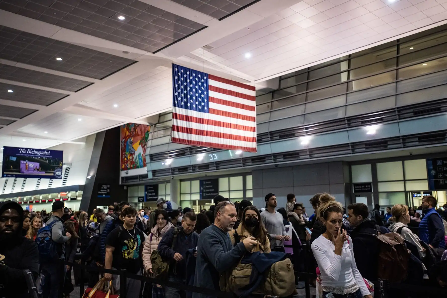 La gran tormenta que está afectando a buena parte de Estados Unidos ha dejado a miles de personas sin electricidad y a miles sin poder viajar en avión en vísperas de la Navidad.
Foto: AFP