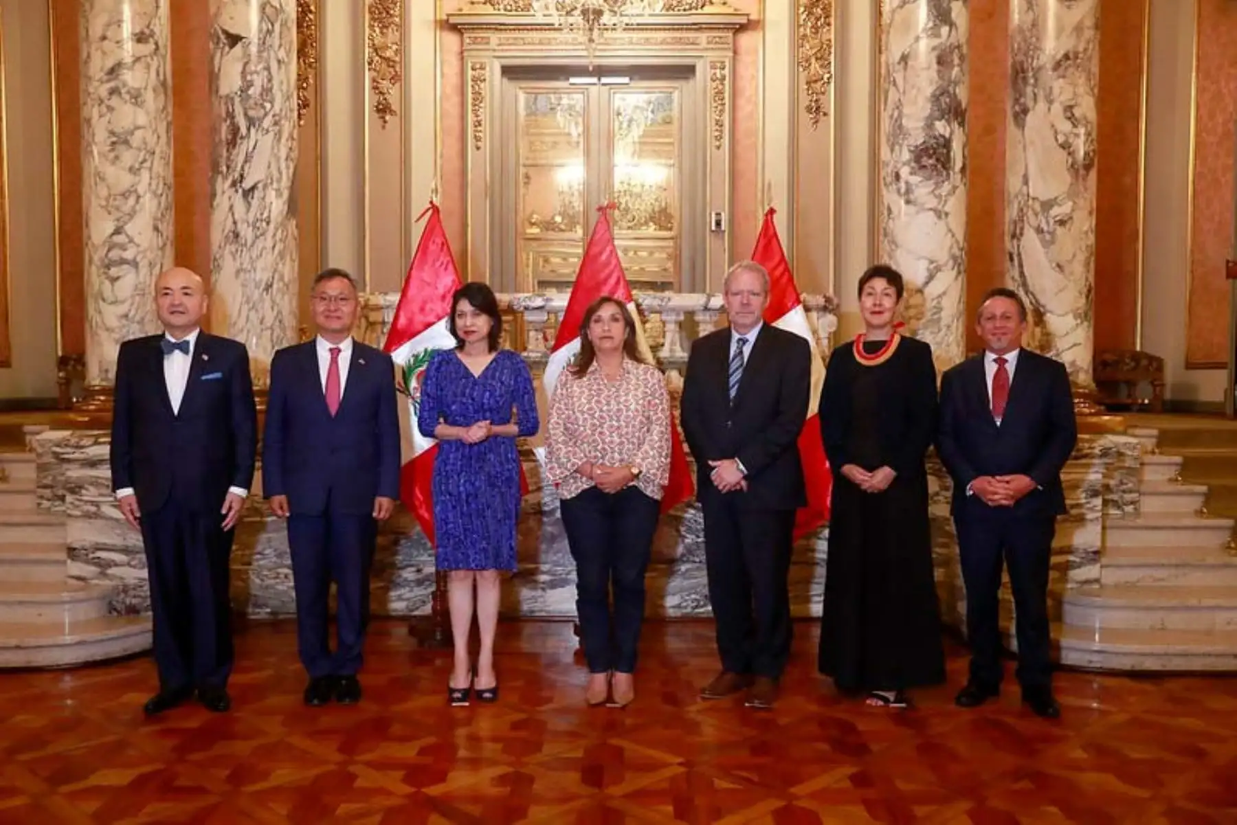Presidenta Dina Boluarte recibe saludo de embajadores de Australia, Canadá, Corea y Japón. Foto: ANDINA/Presidencia Perú