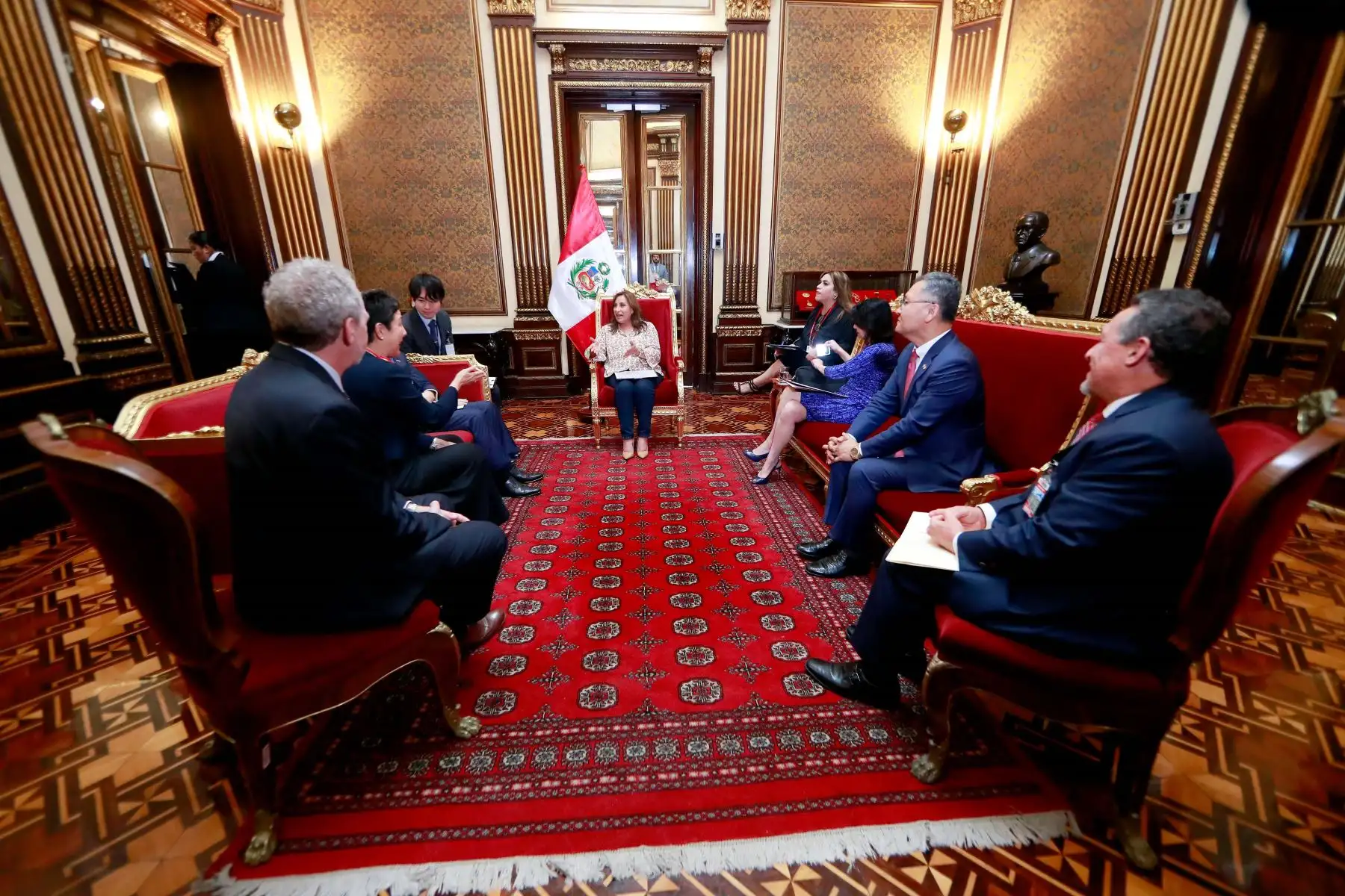 Presidenta Dina Boluarte recibe saludo de embajadores de Australia, Canadá, Corea y Japón. Foto: ANDINA/Presidencia Perú