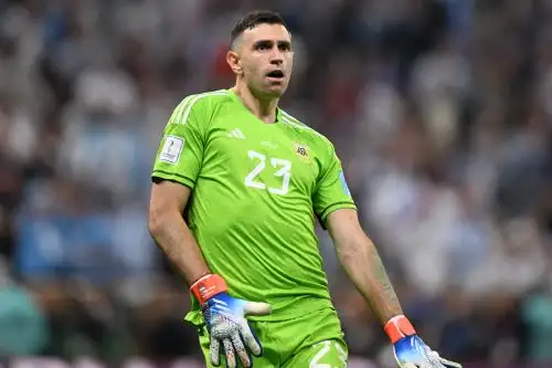 Emiliano Martínez, arquero de la selección argentina, ganó hoy el premio Yashin. Foto: AFP