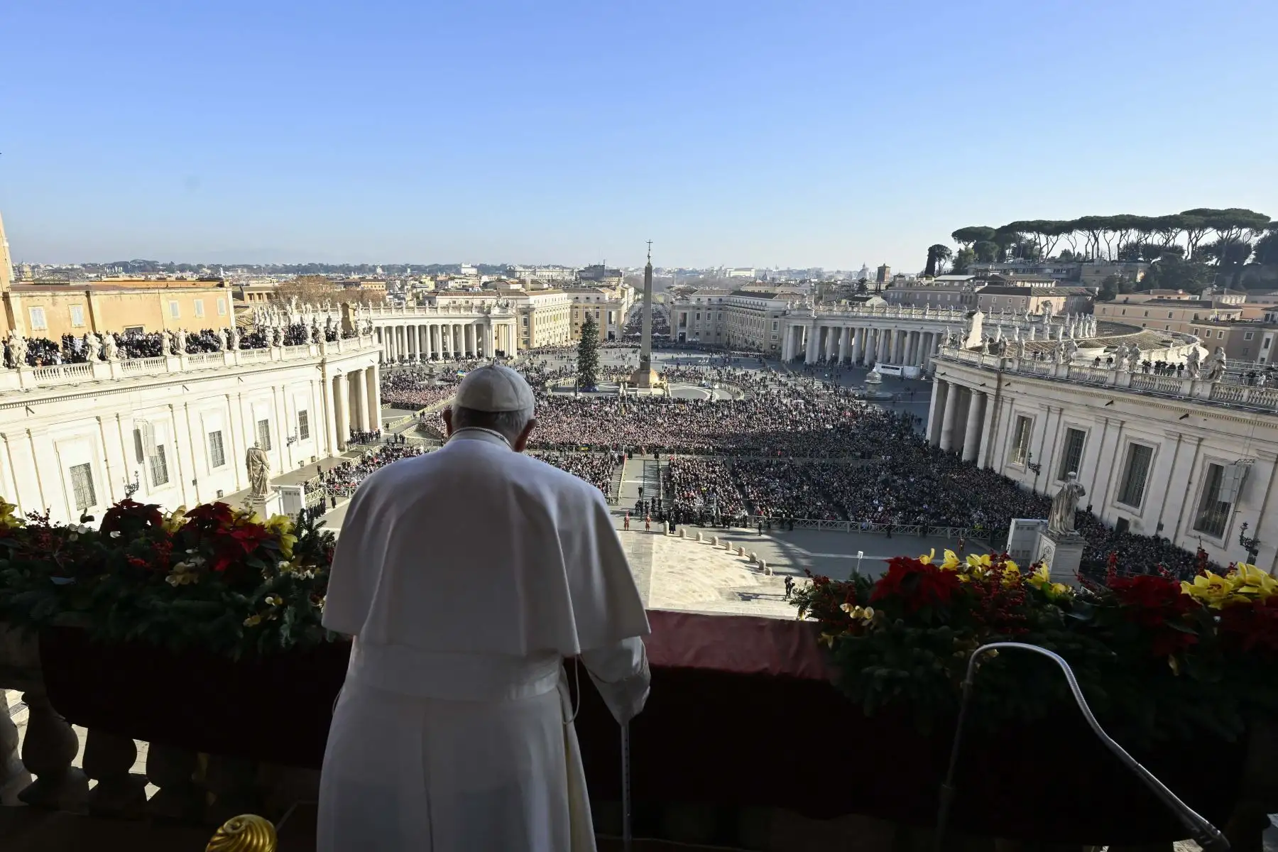Papa Francisco entregando su bendición navideña 