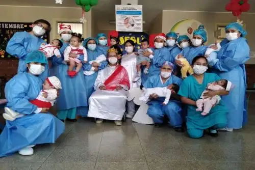 Navidad: hospital regional de Chimbote entrega regalos para pacientes de Pediatría