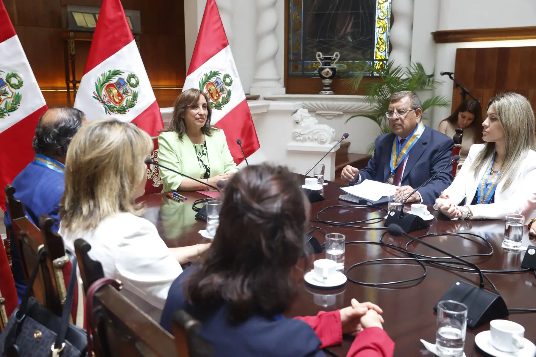 Presidenta Dina Boluarte sostuvo reunión con miembros de la Junta Directiva Nacional y Decanos Regionales del Colegio de Periodistas del Perú.ANDINA/Prensa Presidencia