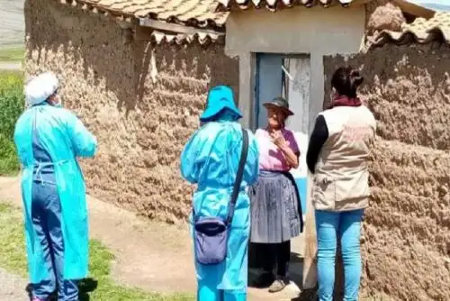 Los gestores interculturales se encargan de articular servicios públicos (como de salud), a la población indígena u originaria y al pueblo afroperuano con pertinencia cultural, con el propósito de garantizar el ejercicio pleno de sus derechos.