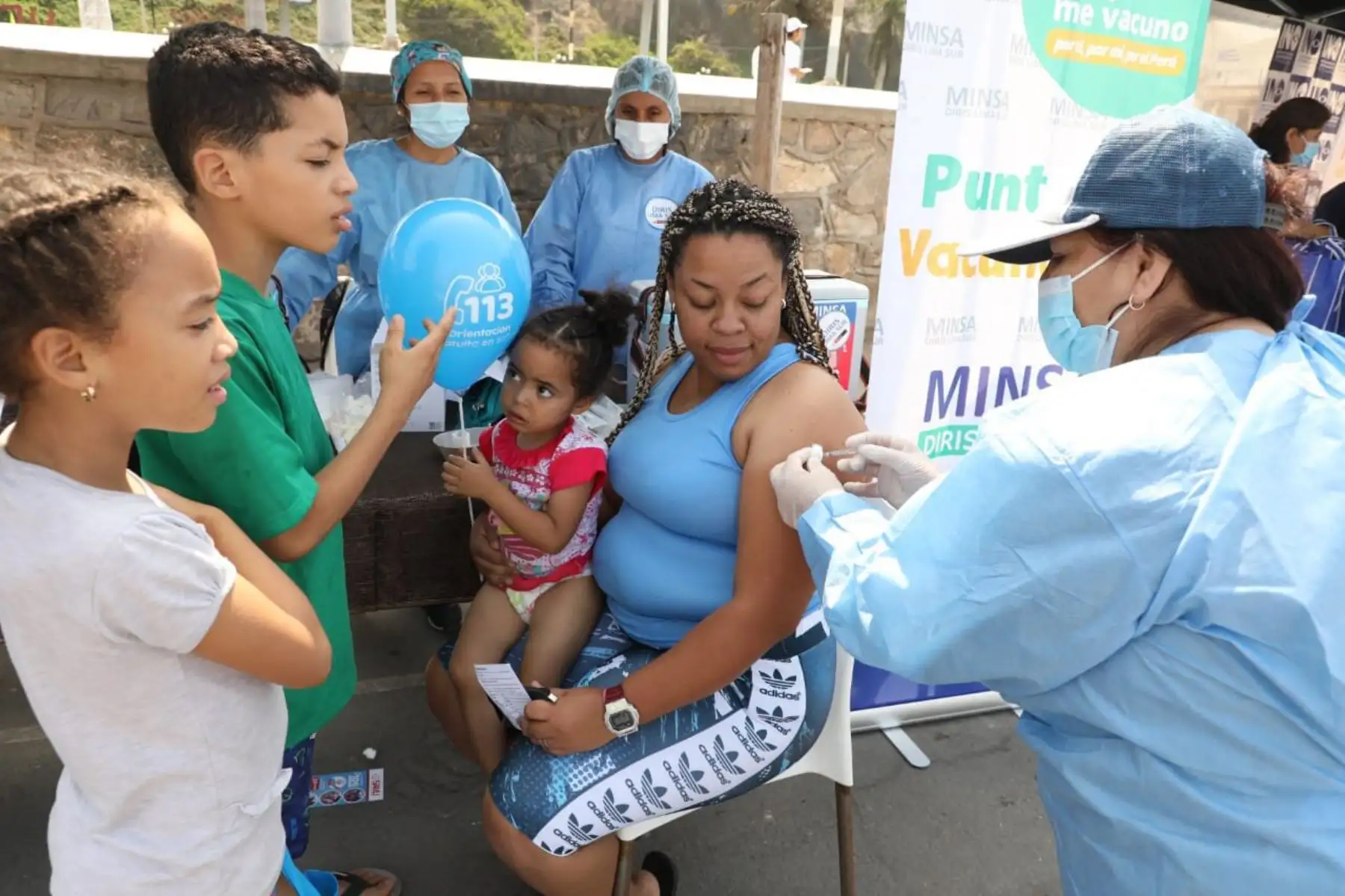 Se realizará una feria donde se ofrecerán diversos servicios a los veraneantes asistentes: medidas para prevenir el cáncer de piel, lavado y desinfección de frutas y verduras, así como el uso del aplicativo “Verano Saludable”, uso de bloqueador solar, vacunación del esquema regular y contra la covid-19.
Foto: ANDINA/Difusión
