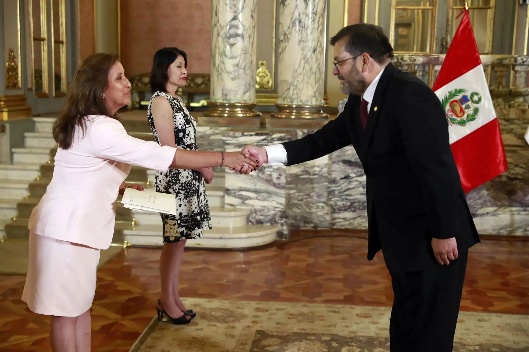 Presidenta de la República, Dina Boluarte, recibe cartas credenciales de los embajadores residentes de Argelia, Paraguay y Guatemala, y del nuncio apostólico en Perú.
Foto: ANDINA/Prensa Presidencia