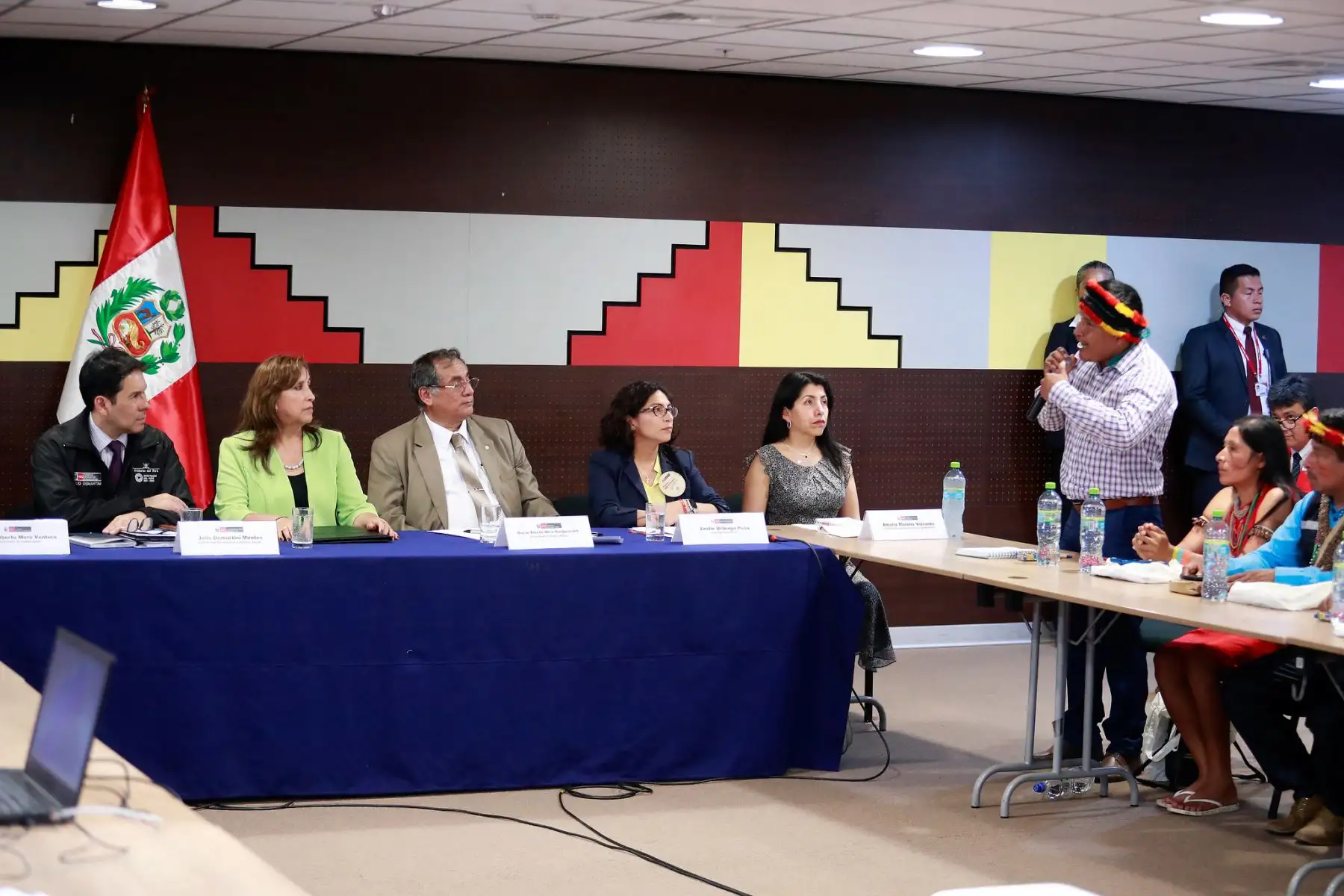 Presidenta Dina Boluarte sostuvo reunión de trabajo con los representantes de siete pueblos originarios de Manseriche, región Loreto. Foto: ANDINA/Presidencia Perú