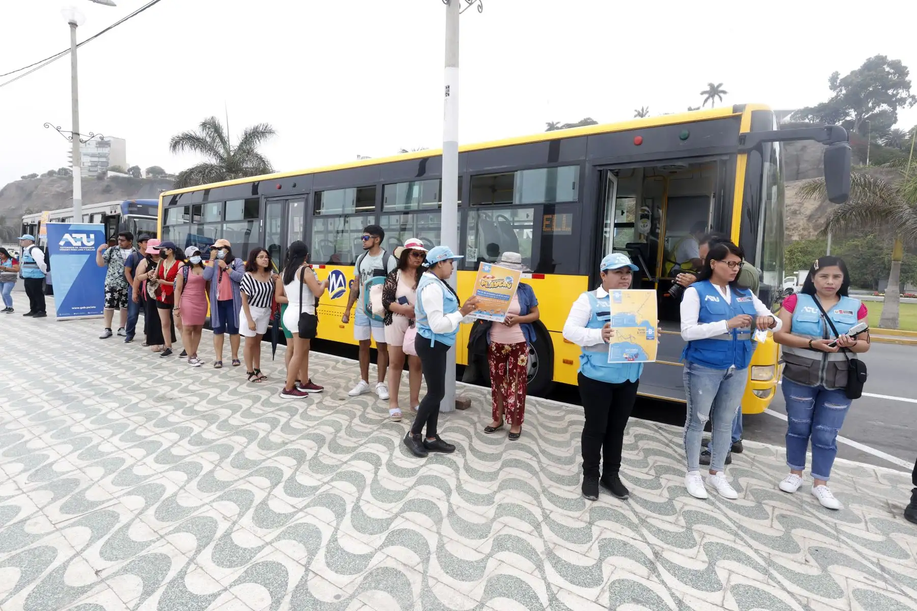 A fin de facilitar el acceso y la salida de los veraneantes que acudan a las playas de Barranco y Chorrillos, en la Costa Verde, la Autoridad de Transporte Urbano para Lima y Callao (ATU) lanza mañana, jueves 29 de diciembre, el servicio especial “Playero”.

Foto: ANDINA/Vidal Tarqui