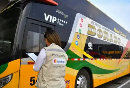 En víspera del feriado largo por las fiestas de Año Nuevo y el posible incremento de viajes al interior del país, la Dirección de Fiscalización del Indecopi realizó un monitoreo en el Terminal Plaza Norte, para verificar que las empresas de transporte terrestre que operan allí cumplan con sus tarifas ofrecidas.