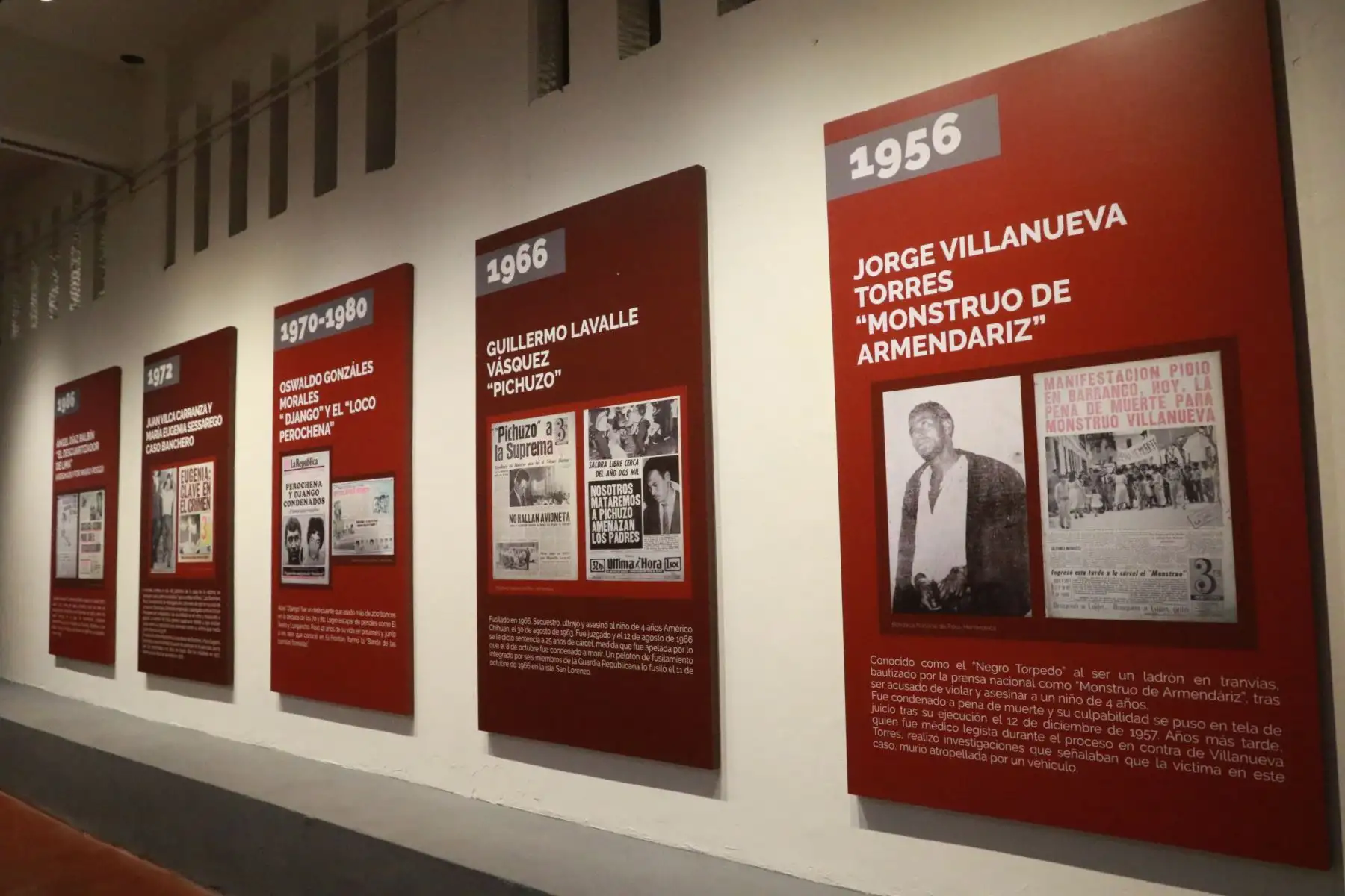 En las instalaciones de la excarceleta se aprecian fotos, grafitis y recortes periodísticos de la época, que servirán de reflexión sobre la cruda realidad que significó para quienes tuvieron que enfrentar esta situación. 

Foto: ANDINA/Héctor Vinces