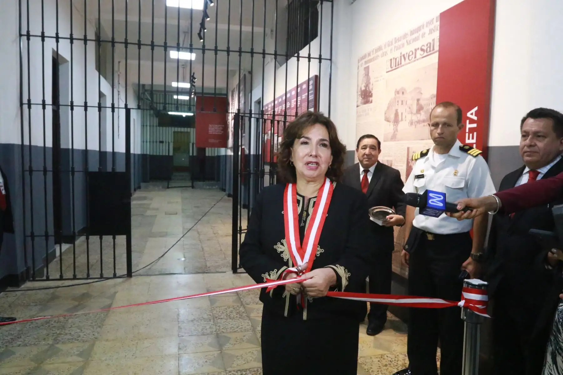 Tras más de cuatro años de haber sido cerrada, el Poder Judicial abrió la excarceleta ubicada en el Palacio Nacional de Justicia, en el marco del proyecto “Centro de Interpretación Histórico de la Carceleta en Palacio de Justicia”, que busca sensibilizar a la ciudadanía sobre la realidad carcelaria.
 
Foto: ANDINA/Héctor Vinces