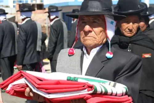 El Ministerio de Cultura, a través del Viceministerio de Patrimonio Cultural e Industrias Culturales, declaró como Patrimonio Cultural de la Nación al Sistema de Organización Tradicional de Autoridades Originarias Aimaras Awkis y Taykas del distrito de Zepita, provincia de Chucuito, departamento de Puno.