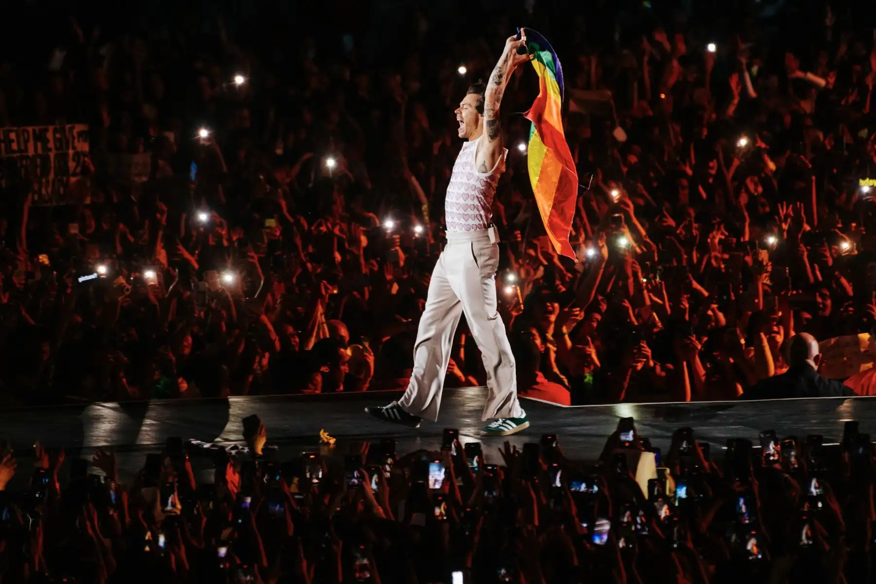 El ídolo musical Harry Styles  ofreció un gran concierto a sus seguidores peruanos después de más de ocho años, ya que su última presentación en la capital peruana fue en abril de 2014 junto a la banda One Direction.
Foto: Cortesía/Raúl Umeres
