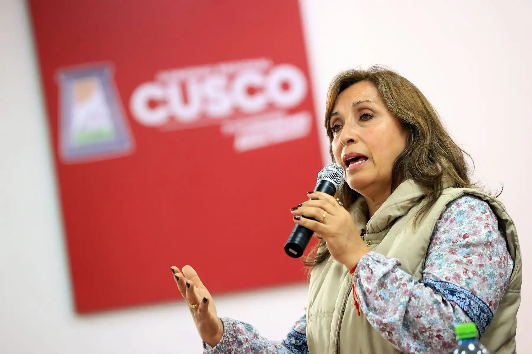 La presidenta Dina Boluarte arribó esta mañana a la ciudad de Cusco acompañada ministros de Estado, y sostuvo una reunió con la Junta Directiva de la Confederación Nacional de Radio y Televisión – CNRTV como parte de su agenda en la ciudad imperial.
Foto: ANDINA/Presidencia Perú