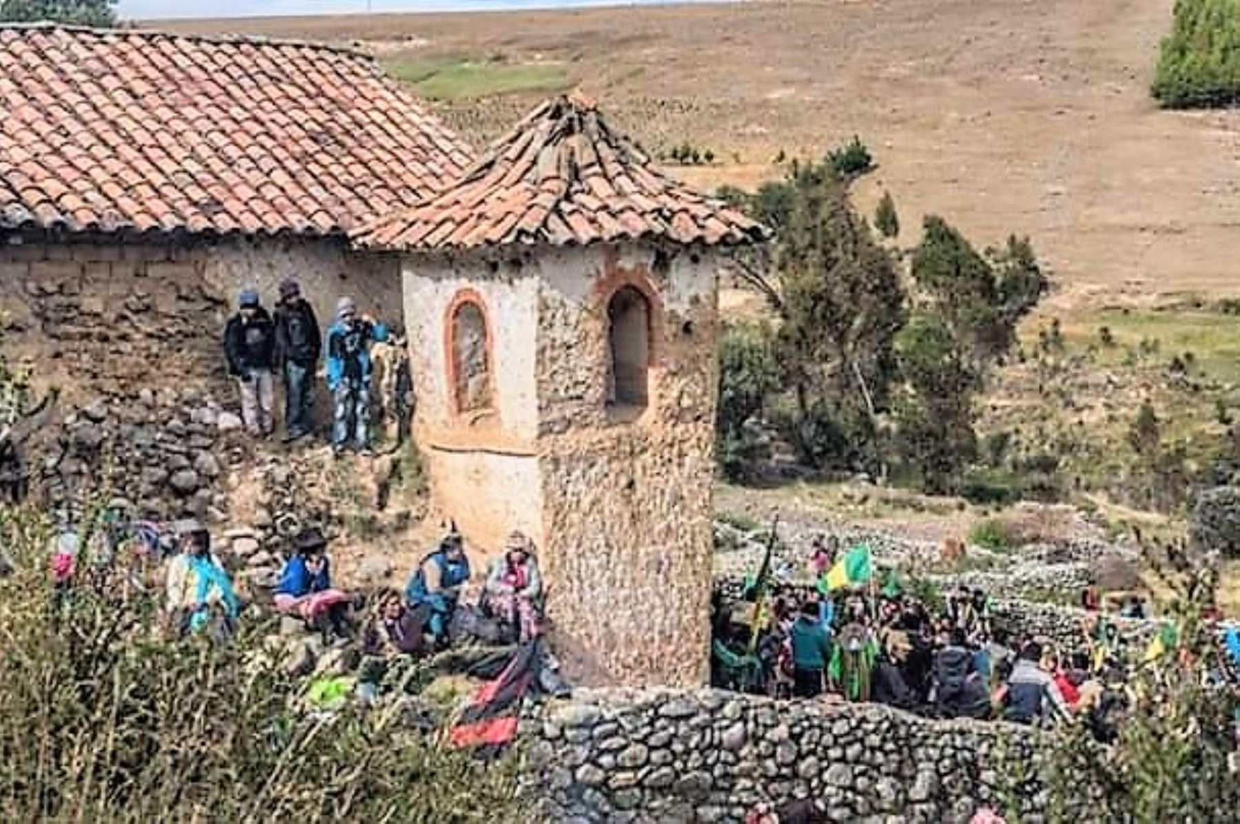 Capilla de Tayancani, uno de los tres templos coloniales que serán restaurados con intervención del sector Cultura. Foto: Cusco en Portada/Facebook.