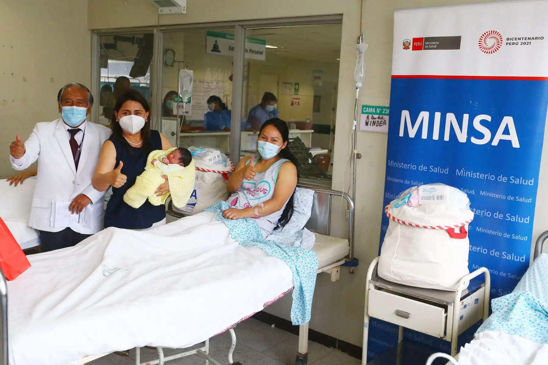 El primer bebé peruano 2023 es un varón que nació pesando 3410 kilos, a las 00.48 hrs del 1 de enero 2023, en el Instituto Nacional Materno Perinatal, de Lima, Perú. Su madre, Winder Alvarez, es comerciante y vive en el distrito El Agustino. Foto: ANDINA/Ricardo Cuba
