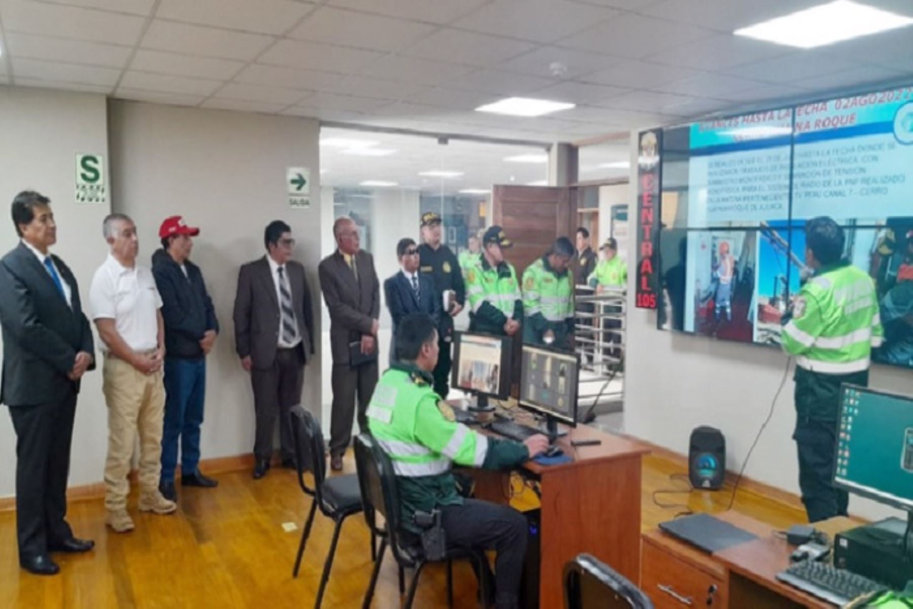 El ministro Víctor Rojas Herrera también recorrió las instalaciones del aeropuerto internacional Inca Manco Cápac, de Juliaca.