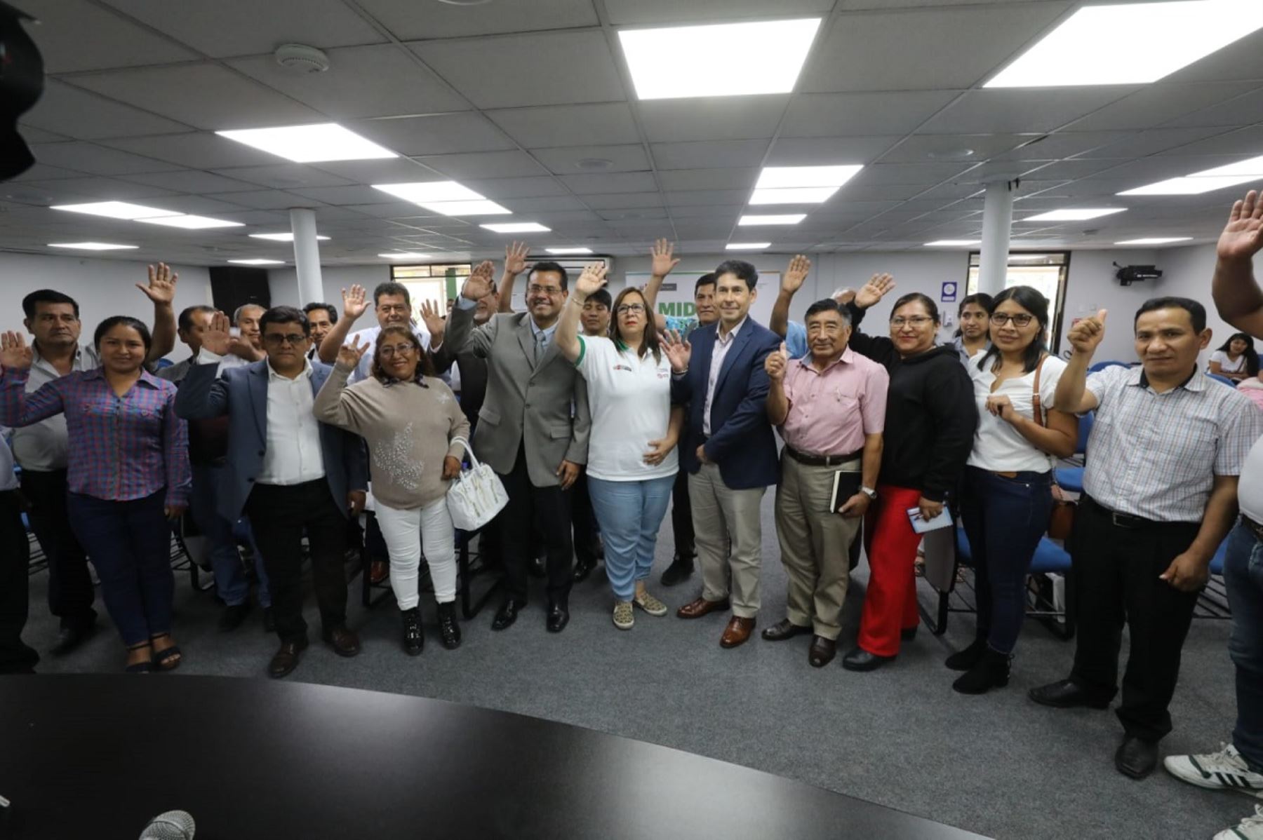 Ministra de Desarrollo Agrario y Riego, Nelly Paredes del Castillo, anunció que trabajará con el gobierno regional de Ayacucho para solucionar el problema de falta de agua para riego. Foto: Cortesía.