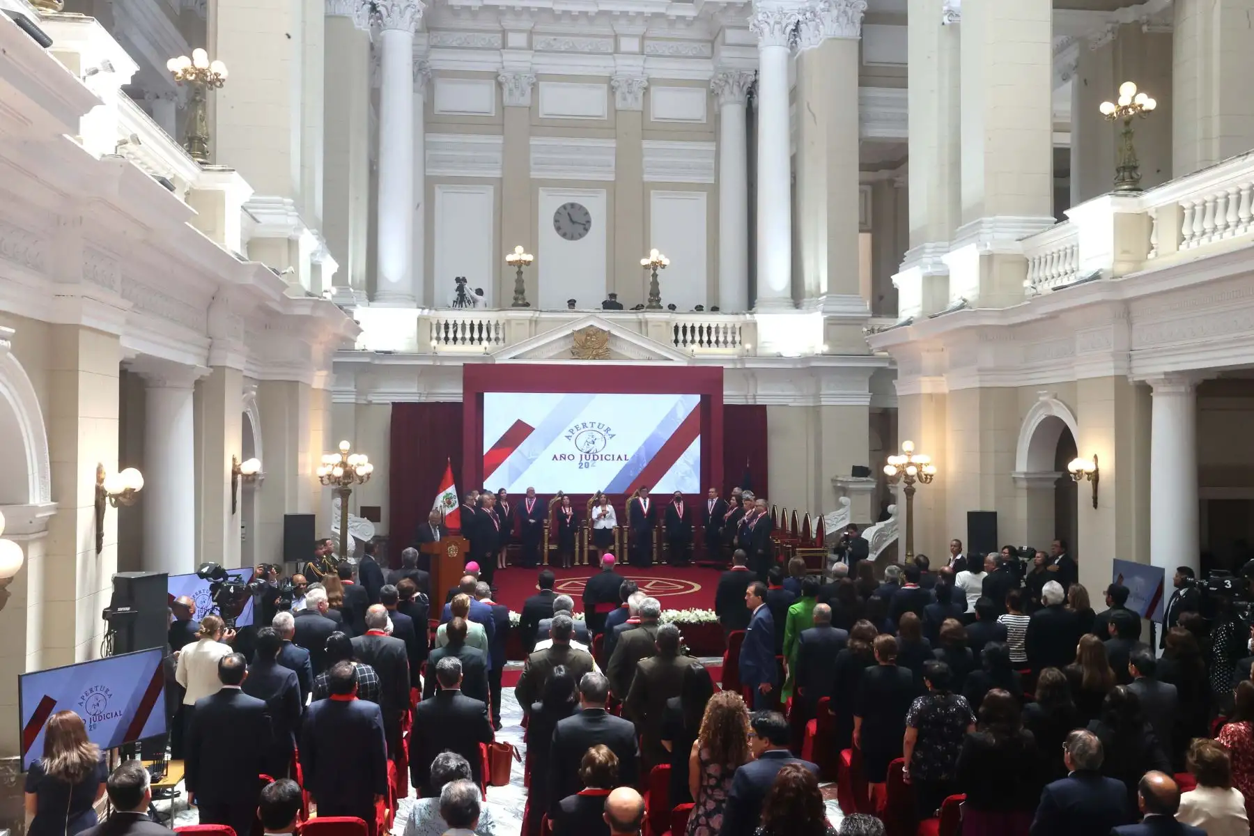 La presidenta de la República, Dina Boluarte, participa en la ceremonia de apertura del año judicial 2023 y asunción de Javier Arévalo Vela como titular de la Corte Suprema y del Poder Judicial para el periodo 2023-2024. Foto: ANDINA/ Andrés Valle
