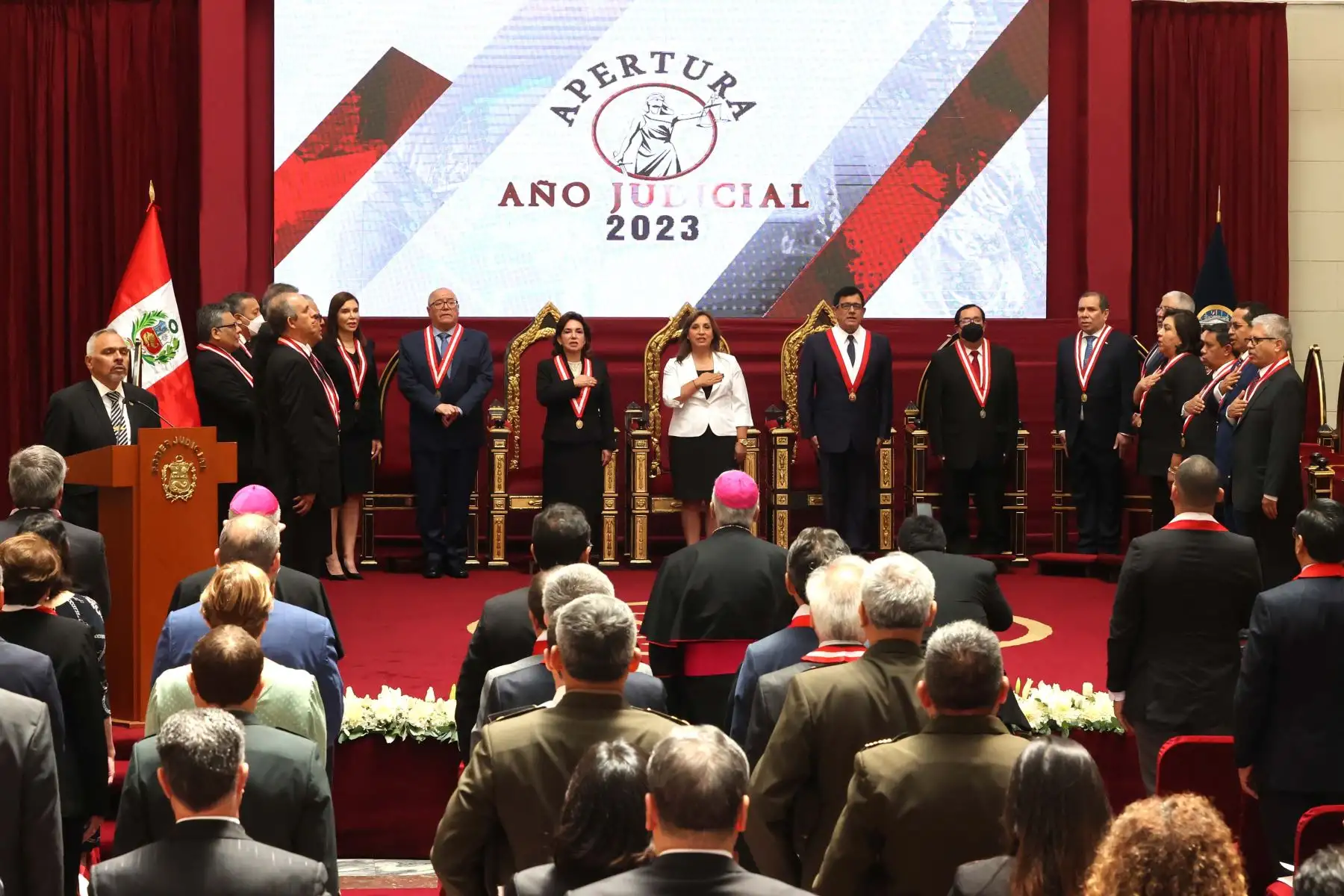 La presidenta de la República, Dina Boluarte, participa en la ceremonia de apertura del año judicial 2023 y asunción de Javier Arévalo Vela como titular de la Corte Suprema y del Poder Judicial para el periodo 2023-2024. Foto: ANDINA/ Andrés Valle