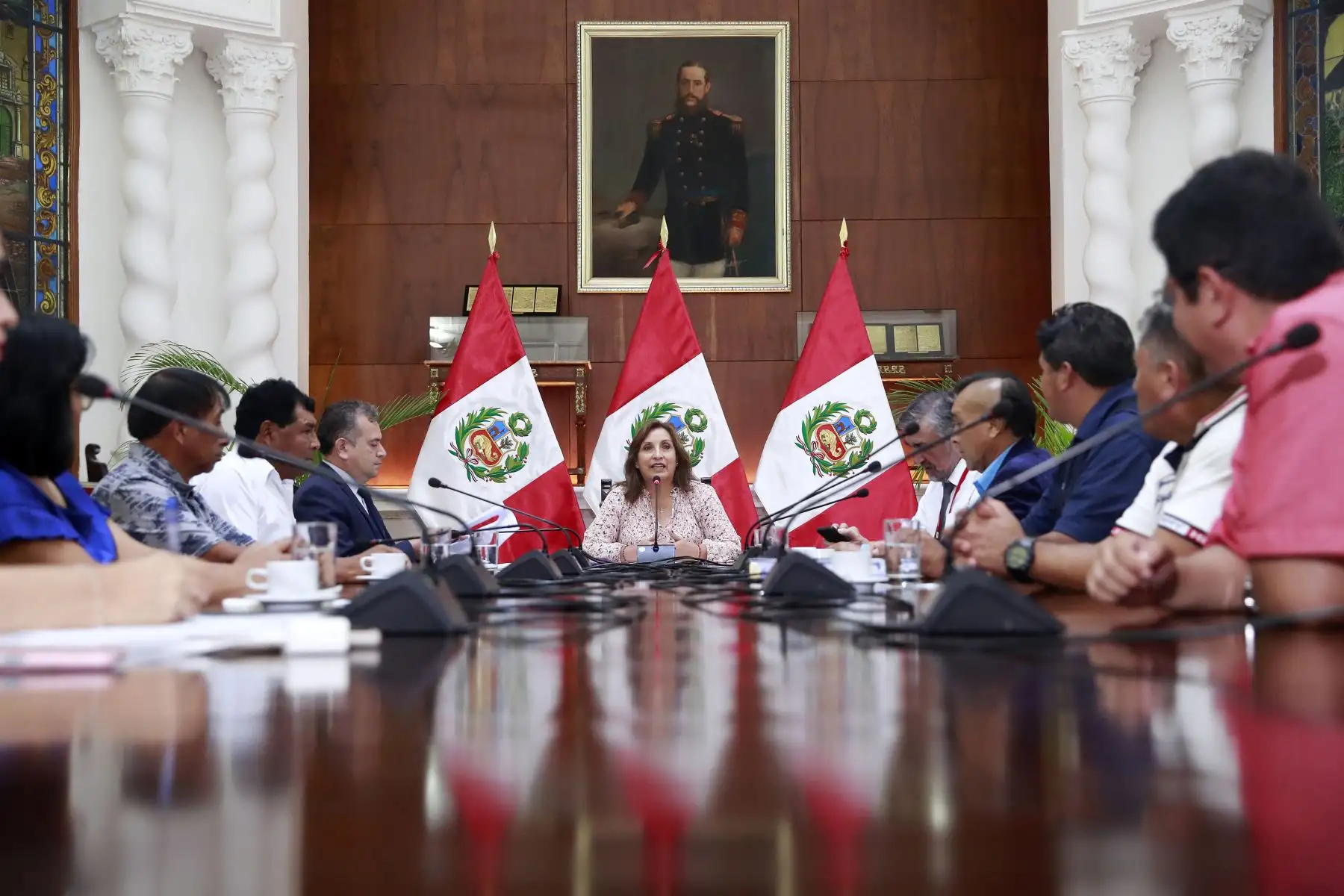 Presidenta de la República, Dina Boluarte, se reunió con representantes de pescadores artesanales. Foto: ANDINA/Prensa Presidencia