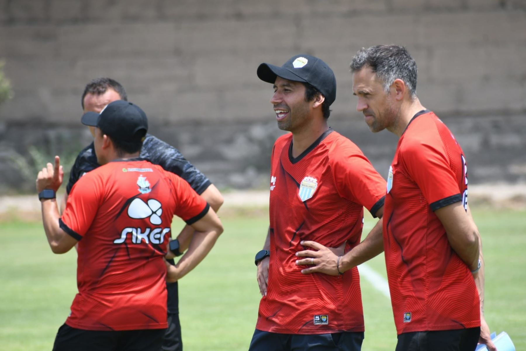 El técnico del club Magallanes, Nicolás Núnez, asegura que la "Tarde del papá" será una fiesta.