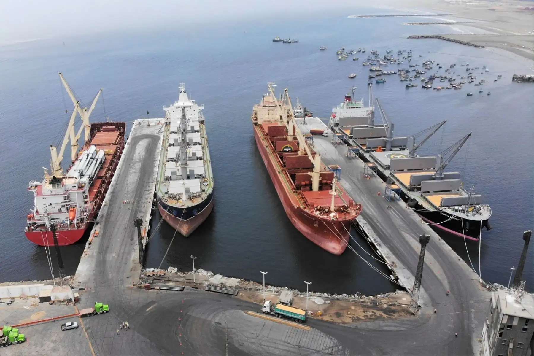 El financiamiento de largo plazo garantizará la sostenibilidad de las operaciones dentro del terminal portuario e incidirá favorablemente en la reducción de costos logísticos con el consiguiente fortalecimiento de la competitividad de la región La Libertad y el norte del país. Cortesía ProInversión