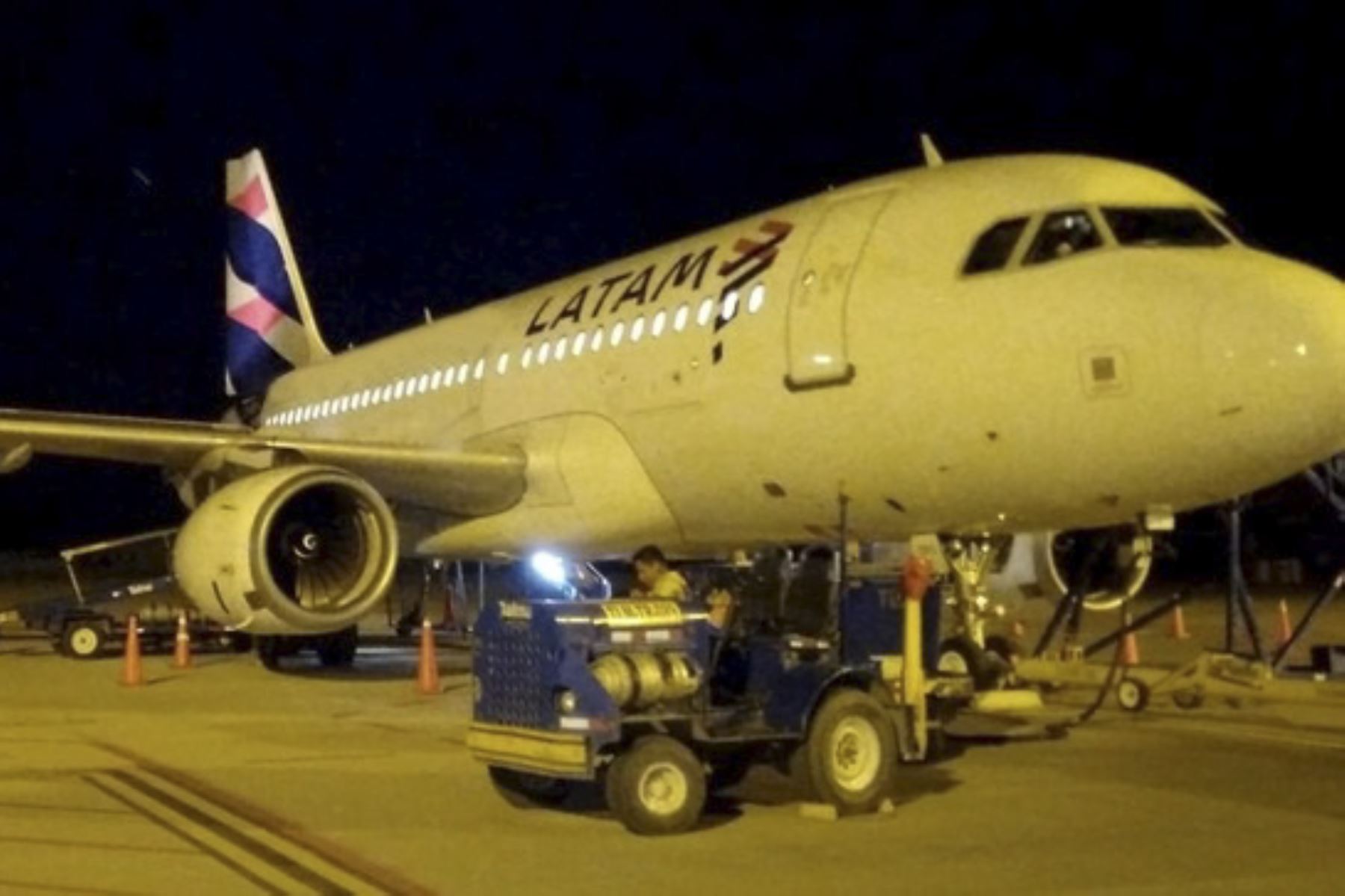 Se activan vuelos nocturnos en el aeropuerto de Chiclayo tras mejoras en su pista de aterrizaje.