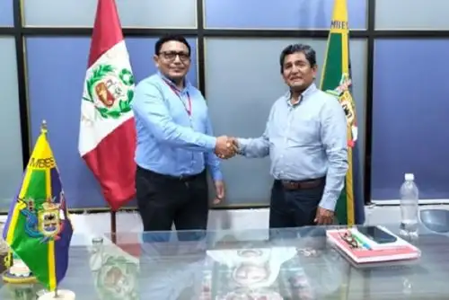 El jefe de la Unidad Territorial Tumbes de Qali Warma, Claudio Ecca Canales, presentó su saludo al nuevo alcalde de Tumbes, Hildebrando Antón Navarro, en una reunión en la que también participaron los regidores de la comuna y conocieron los objetivos del programa social del Midis.