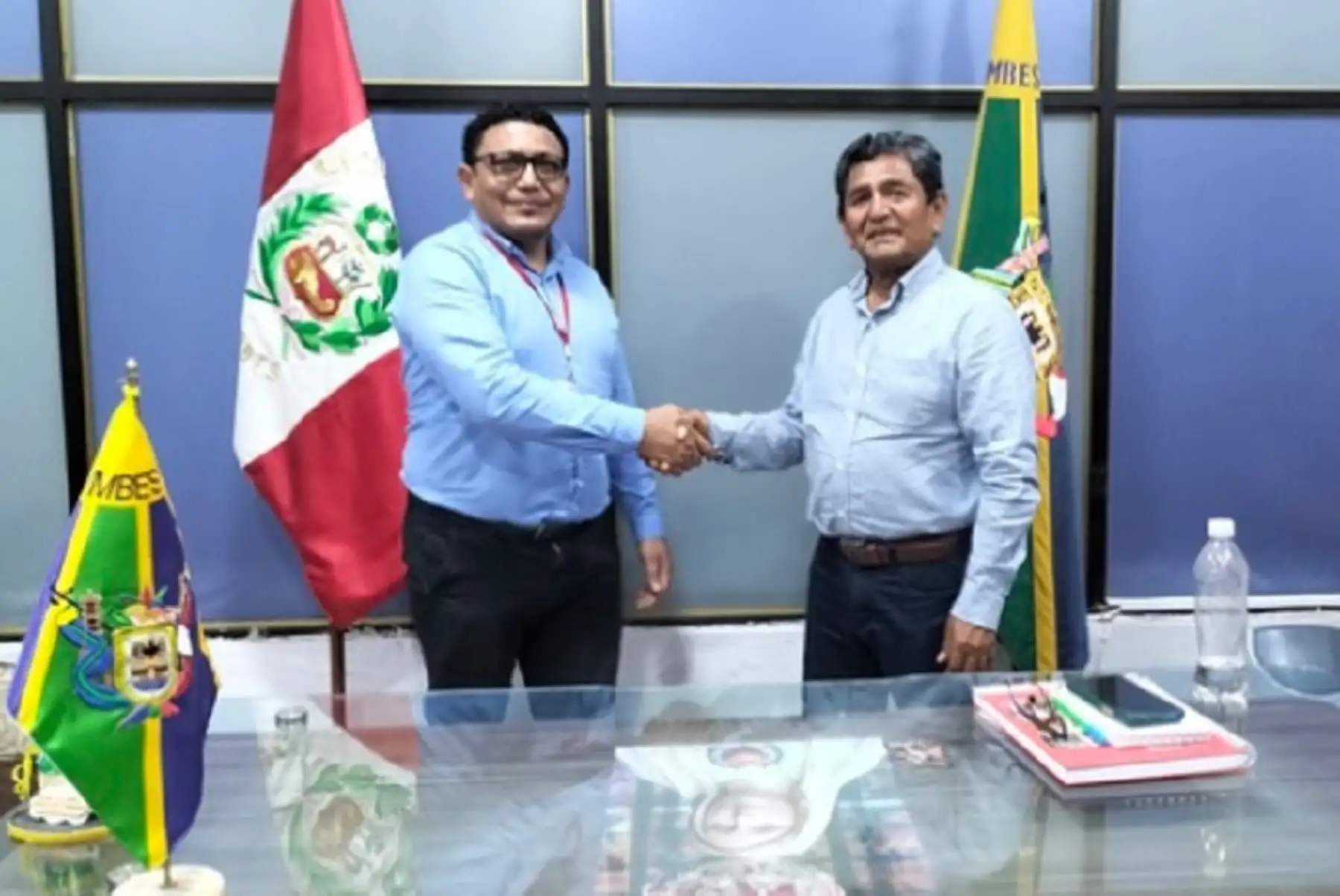 El jefe de la Unidad Territorial Tumbes de Qali Warma, Claudio Ecca Canales, presentó su saludo al nuevo alcalde de Tumbes, Hildebrando Antón Navarro, en una reunión en la que también participaron los regidores de la comuna y conocieron los objetivos del programa social del Midis.