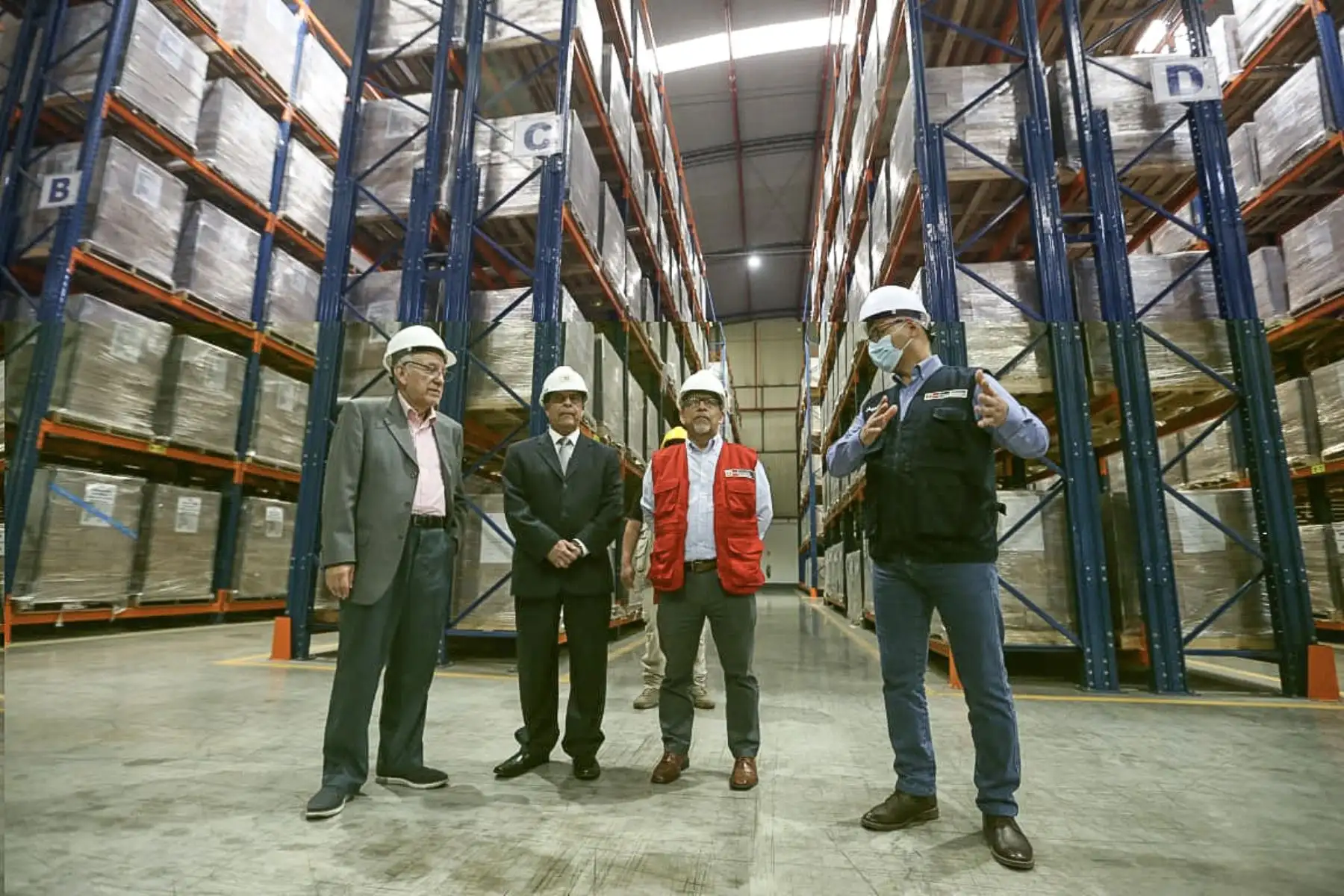 Minedu distribuirá los materiales educativos a las direcciones regionales de Educación y a las unidades de gestión educativa local y que estas instancias se encargarán de entregar los materiales a las instituciones educativas en todo el territorio nacional.

Foto: ANDINA/Minedu