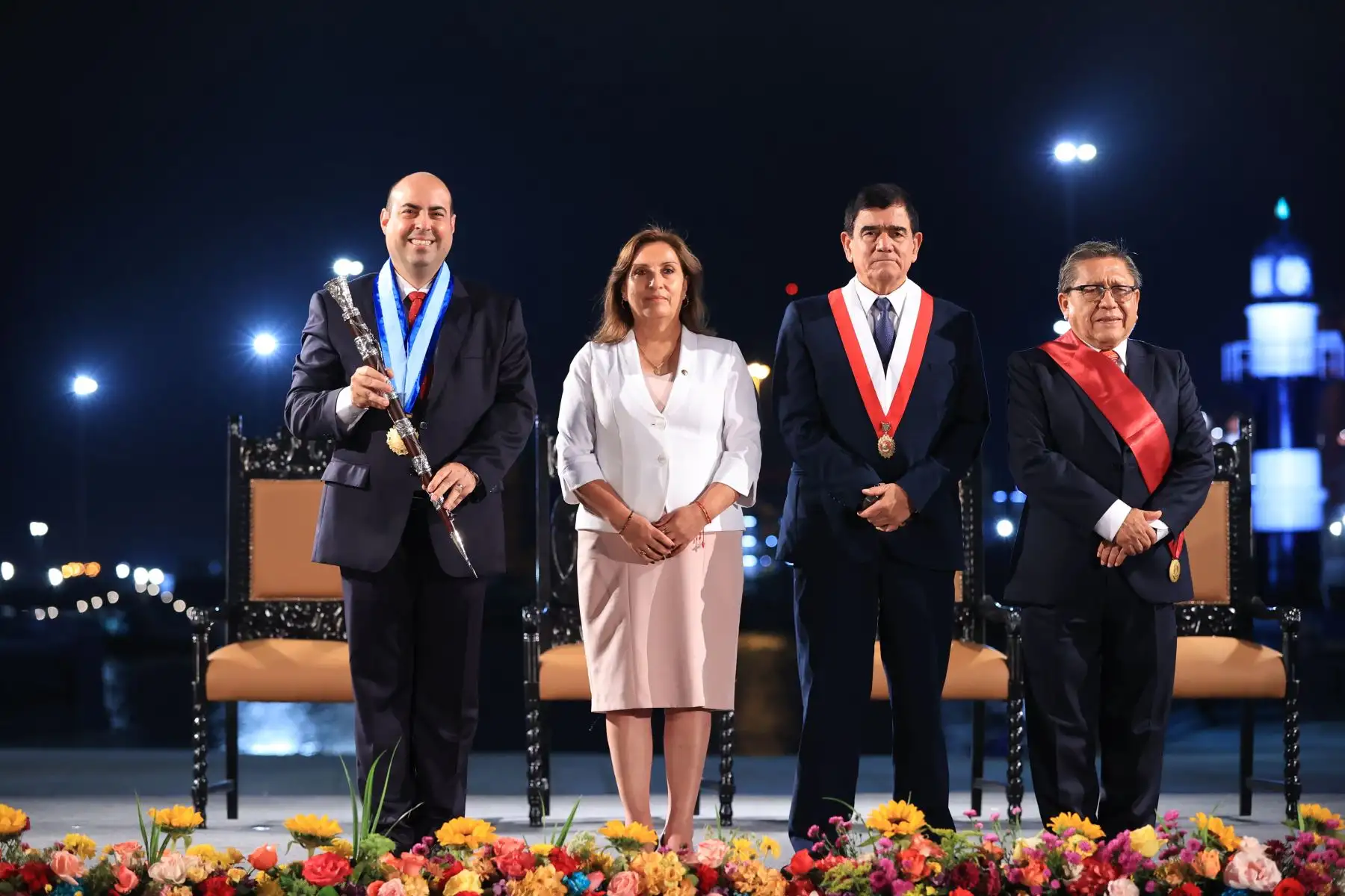 En la reunión también estuvieron presentes el titular del Congreso de la República, José Williams Zapata, así como el gobernador regional del primer puerto, Ciro Castillo Rojo.

Foto: ANDINA/Presidencia Perú