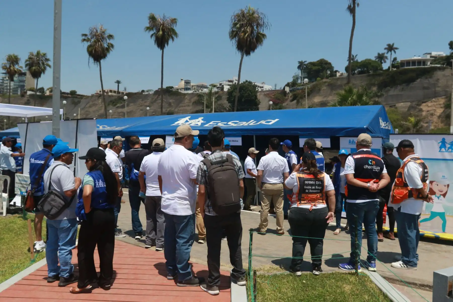 Essalud realiza campaña de atencion y vacunacion en balneario Agua Dulce en el distrito de Chorrillos.Foto: ANDINA/Héctor Vinces