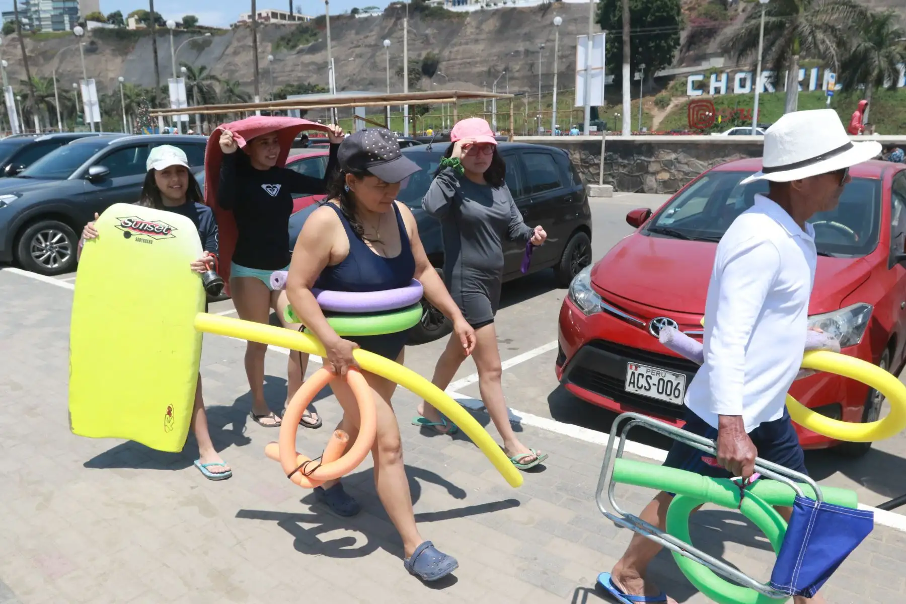 Essalud realiza campaña de atencion y vacunacion en balneario Agua Dulce en el distrito de Chorrillos.Foto: ANDINA/Héctor Vinces