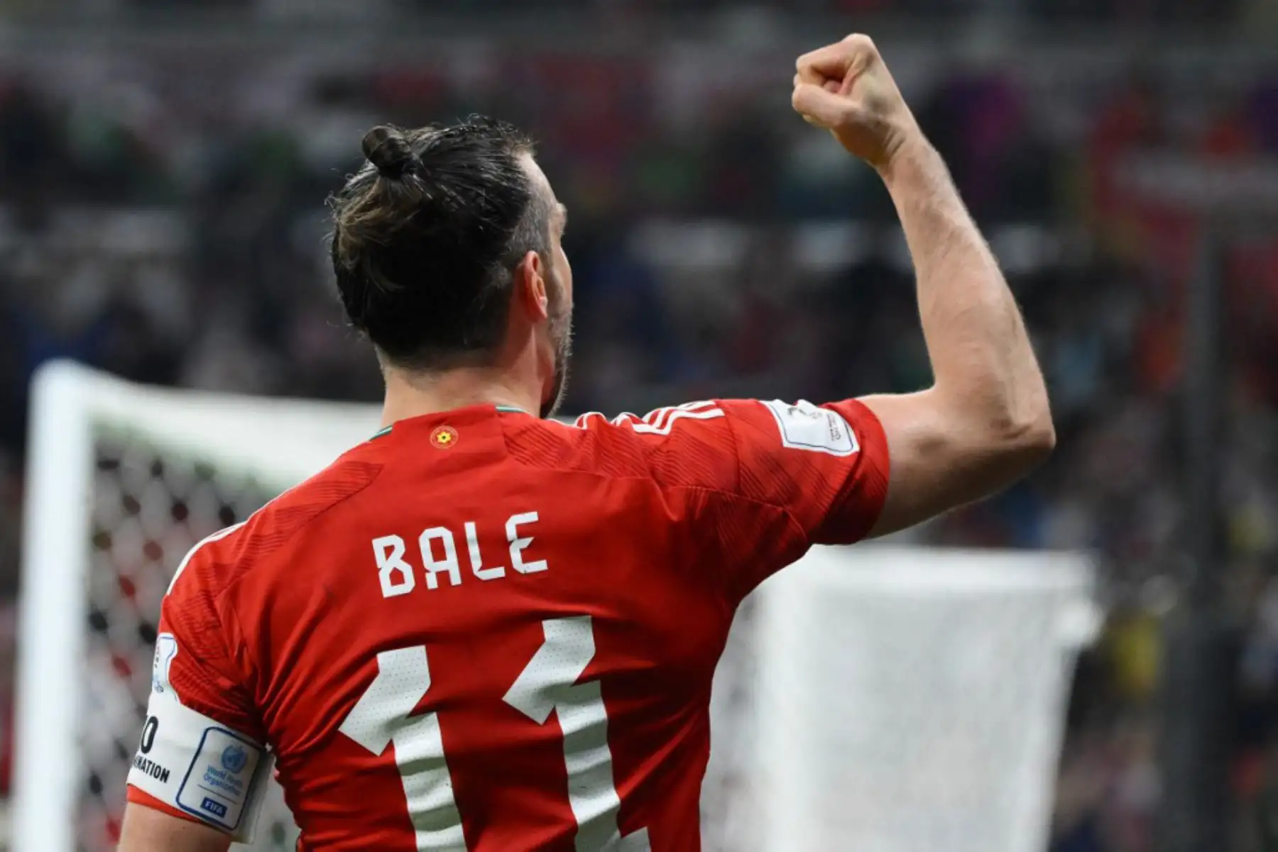 Gareth Bale, celebra marcar el primer gol de su equipo durante el partido de fútbol del Grupo B de la Copa Mundial Qatar 2022