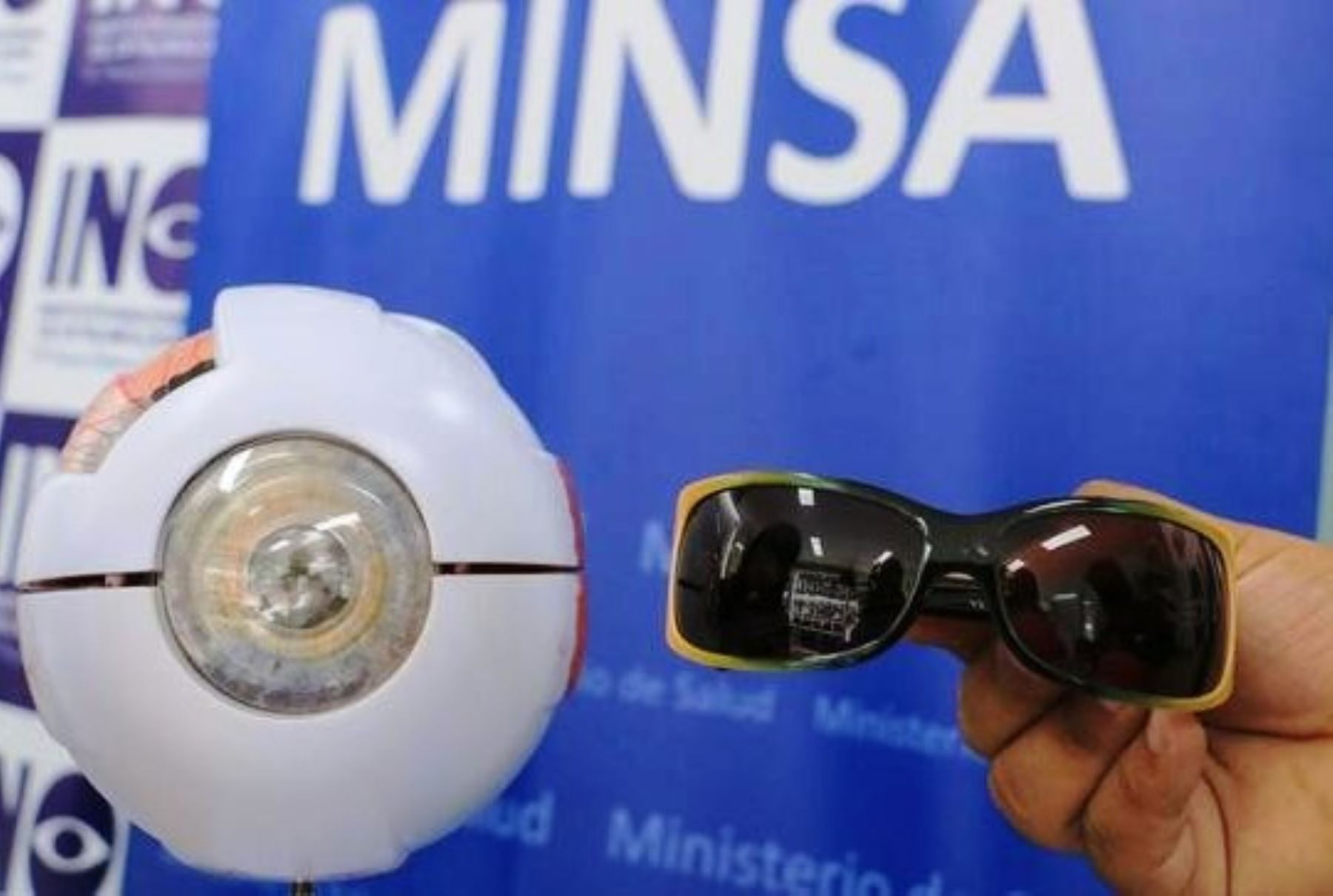 Atención! Uso de con de protección UV evita daños a vista | Noticias | Agencia Peruana de Noticias Andina