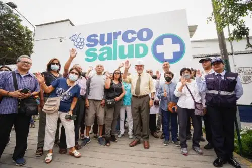 El alcalde de Santiago de Surco, Carlos Bruce, puso en funcionamiento los servicios del programa Surco Salud. Foto: ANDINA/Difusión