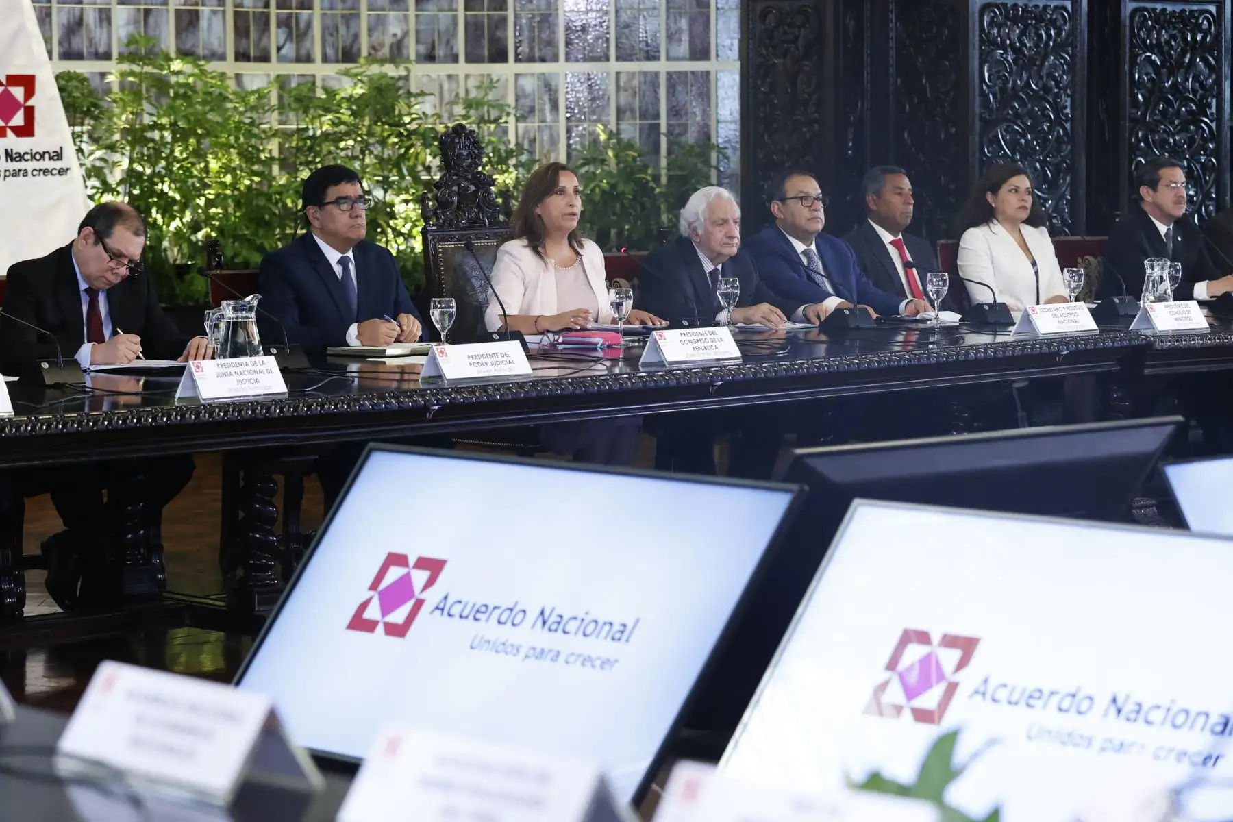 La Jefa de Estado, Dina Boluarte Zegarra, presidió esta tarde una sesión del Acuerdo Nacional en Palacio de Gobierno.
Foto: ANDINA/Presidencia Perú