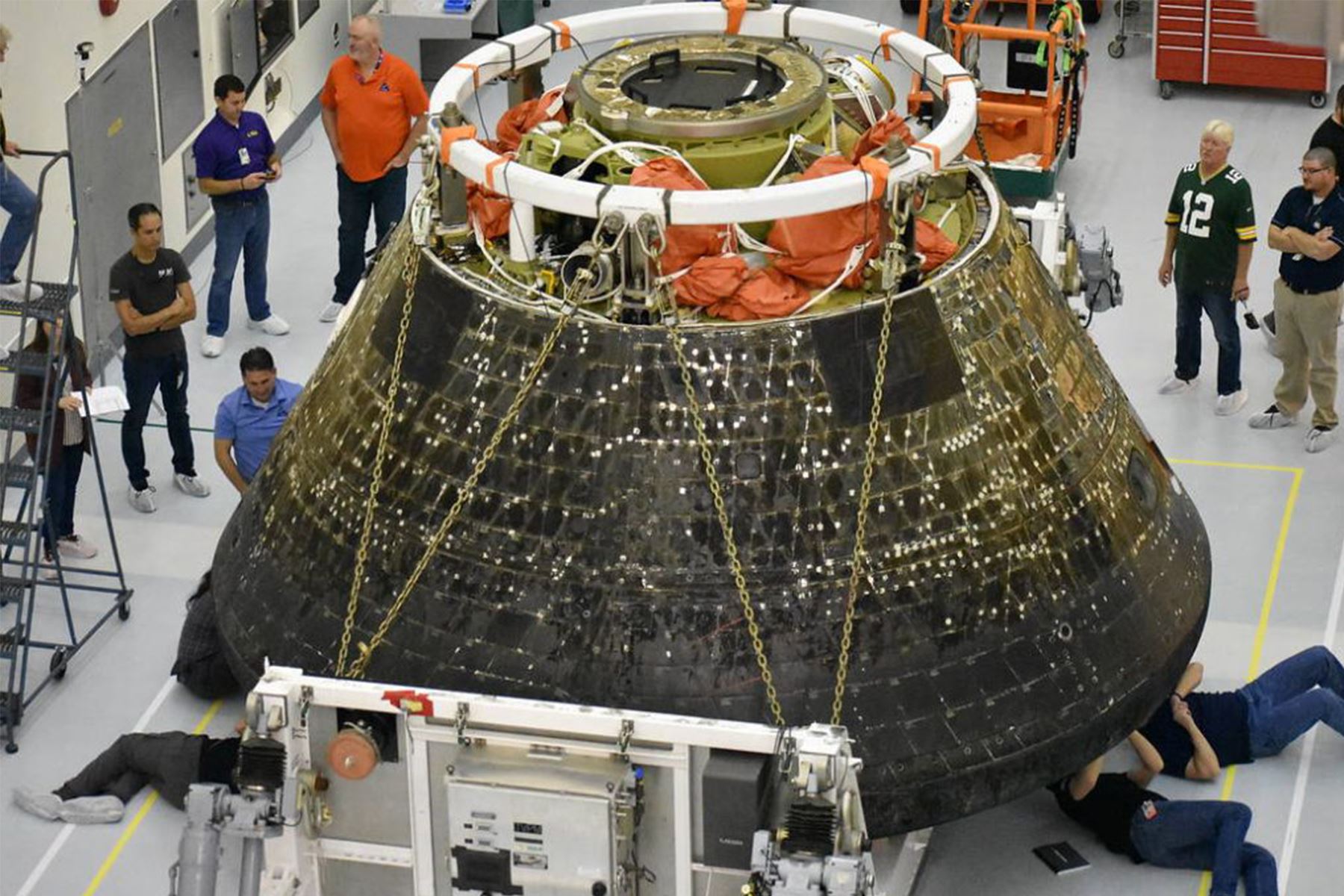Inician las inspecciones del escudo térmico de la nave espacial Orion de la misión Artemis I.