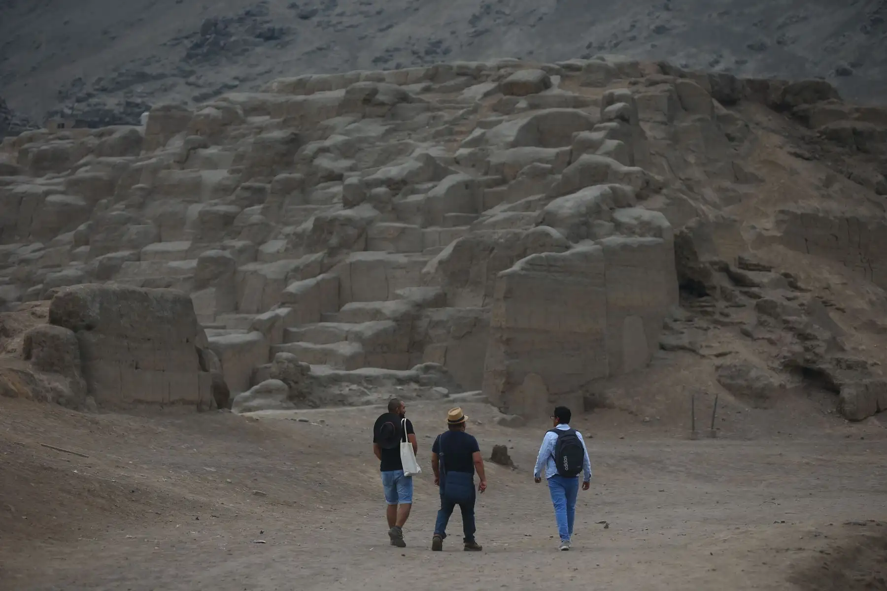 San Juan de Lurigancho comprende una importante cantidad de recintos arqueológicos que dan testimonio de los antiguos pueblos que se asentaron en esta zona de Lima. Uno de los más emblemáticos es el Complejo Arqueológico de Mangomarca, el cual es conocido también como Huaca Mangomarca o Templo Nuevo de Mangomarca. 
Foto: ANDINA/Ricardo Cuba San Juan de Lurigancho comprende una importante cantidad de recintos arqueológicos que dan testimonio de los antiguos pueblos que se asentaron en esta zona de Lima. Uno de los más emblemáticos es el Complejo Arqueológico de Mangomarca, el cual es conocido también como Huaca Mangomarca o Templo Nuevo de Mangomarca. 
Foto: ANDINA/Ricardo Cuba