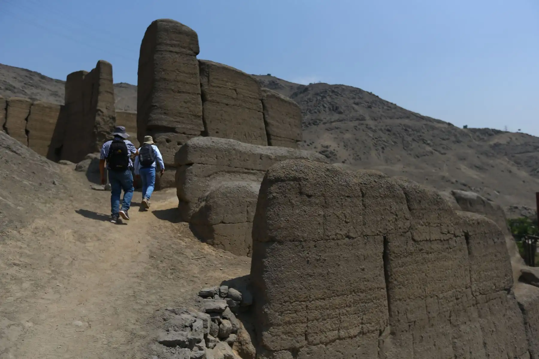 Huaca Fortaleza de Campoy sitio arqueológico situado en San Juan de Lurigancho es un conjunto arquitectónico que fue declarado patrimonio cultural de la noción en 1998
Foto: ANDINA/Ricardo Cuba Huaca Fortaleza de Campoy sitio arqueológico situado en San Juan de Lurigancho es un conjunto arquitectónico que fue declarado patrimonio cultural de la noción en 1998
Foto: ANDINA/Ricardo Cuba