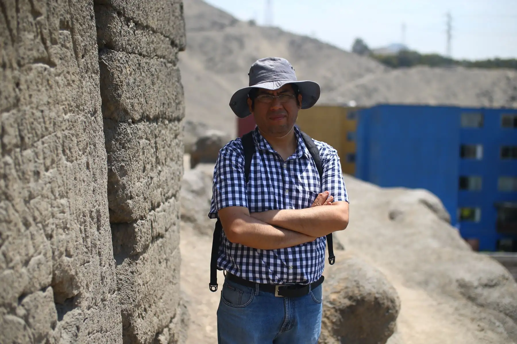 Antropólogo Wilmer Mejía Carrión integrante del Instituto Cultural Ruricancho en Huaca Fortaleza de Campoy sitio arqueológico situado en San Juan de Lurigancho es un conjunto arquitectónico que fue declarado patrimonio cultural de la noción en 1998
Foto: ANDINA/Ricardo Cuba Antropólogo Wilmer Mejía Carrión integrante del Instituto Cultural Ruricancho en Huaca Fortaleza de Campoy sitio arqueológico situado en San Juan de Lurigancho es un conjunto arquitectónico que fue declarado patrimonio cultural de la noción en 1998
Foto: ANDINA/Ricardo Cuba