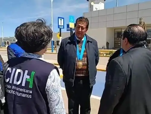 Comisionados de la CIDH arribaron a Juliaca, en Puno y se reúnen con familiares de 18 víctimas de los enfrentamientos. Foto: Juan Ccopa Balcona