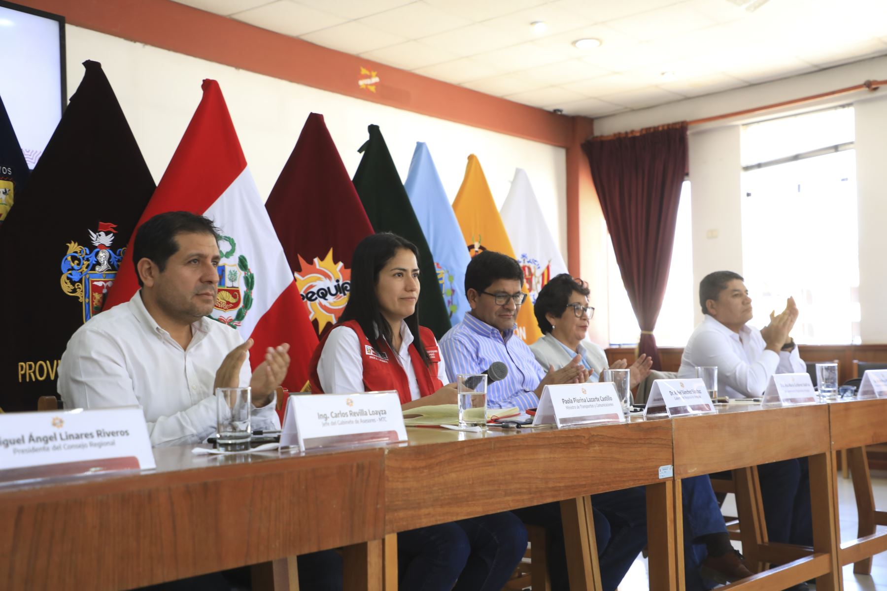 Ministra de Transportes y Comunicaciones, Paola Lazarte, lideró una mesa ejecutiva de diálogo en Arequipa a fin de alcanzar la paz social en esta importante región del sur
