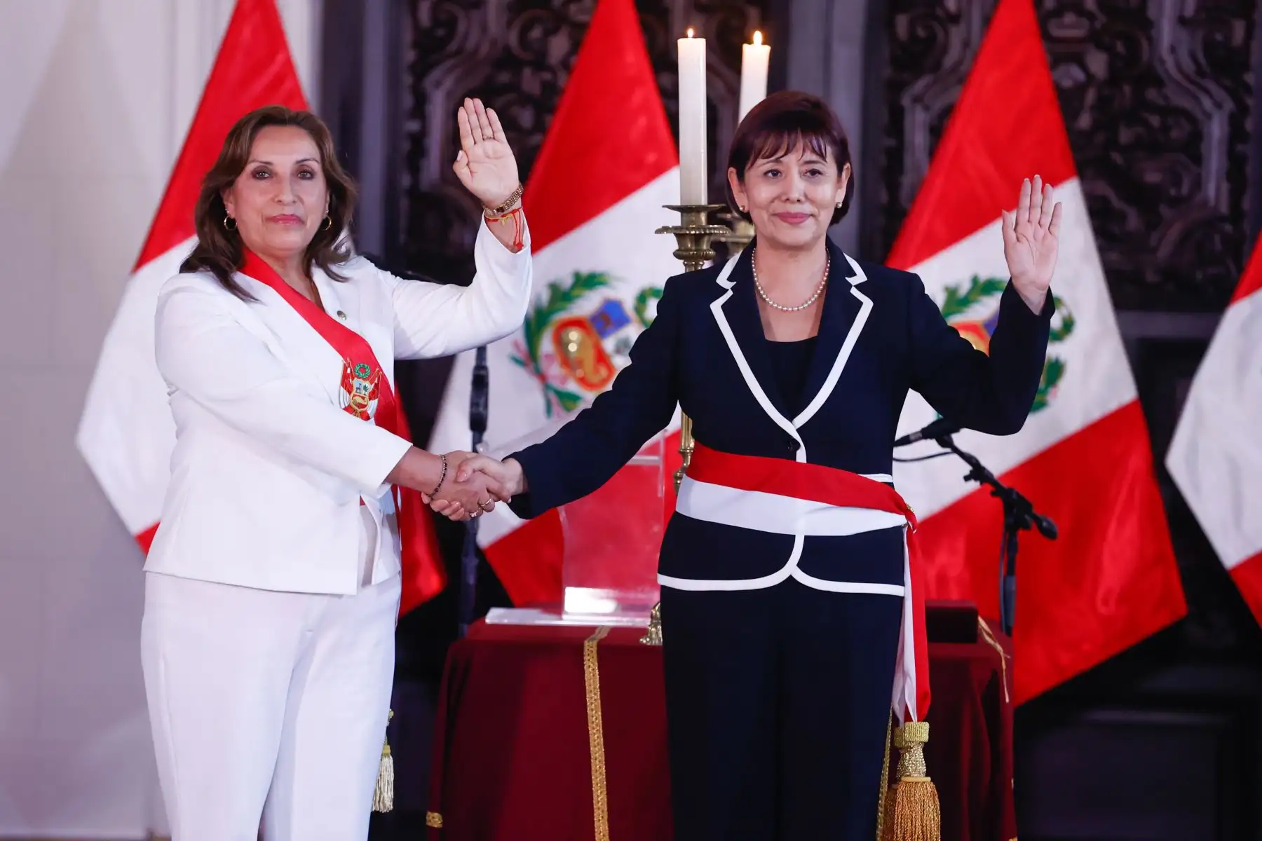 La presidenta de la República, Dina Boluarte Zegarra, tomó juramento hoy a Nancy Rosalina Tolentino Gamarra como nueva ministra de la Mujer y Poblaciones Vulnerables, en ceremonia celebrada en la sala Eléspuru de Palacio de Gobierno.
Foto:ANDINA/Presidencia Perú
