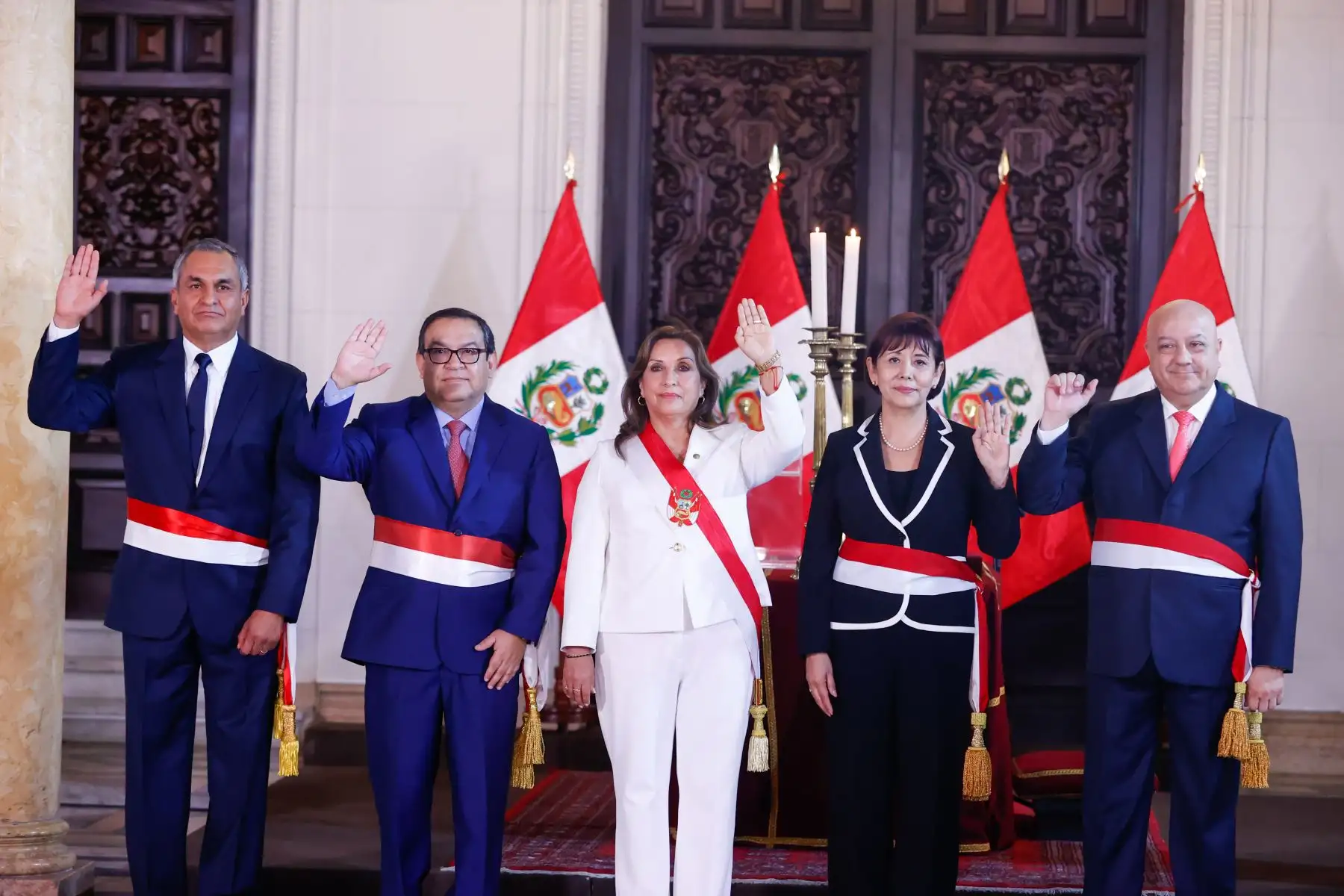 Presidenta Dina Boluarte tomó juramento a nuevos ministros de Estado.
Foto:ANDINA/Presidencia Perú